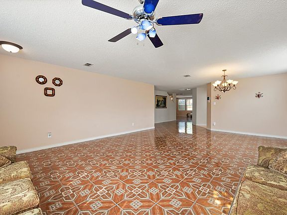 4th image of 511 Travis Ranch Trl