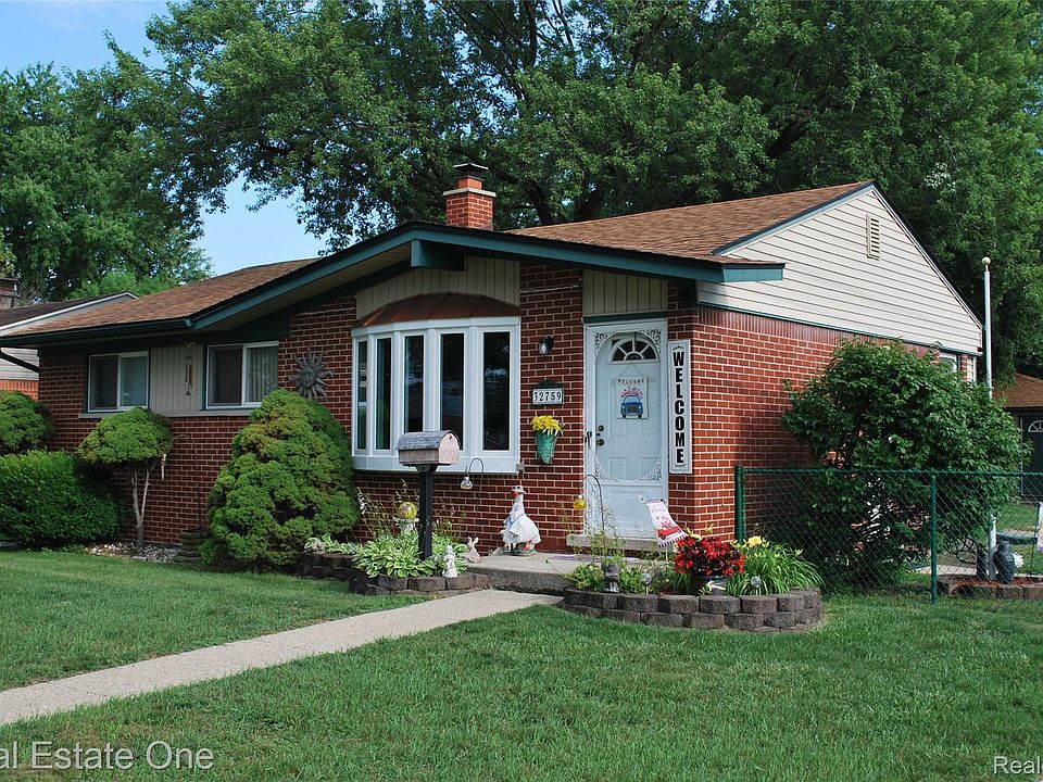 1st image of 32759 Birchwood St