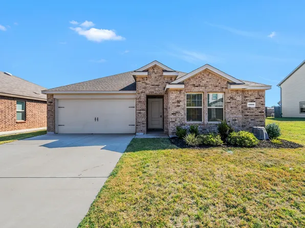 4000 Huntington Dr, Denton, TX 76209