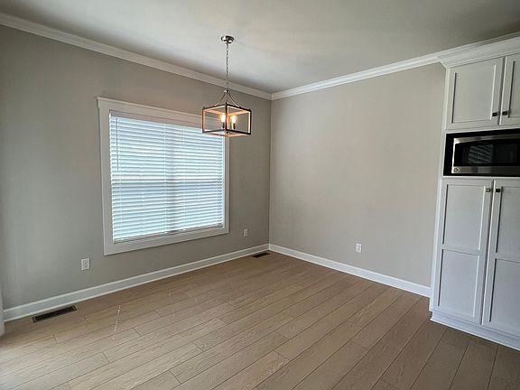5th image of 803 Olde Gap Ct