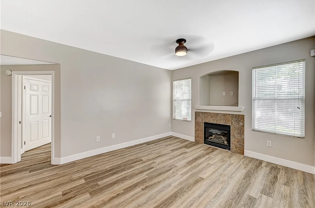 3 bed, 2.0 bath, 1377 sqft, $1,650 — Photo 4