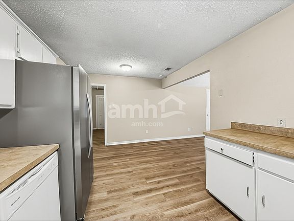 4th image of 105 S Winding Oaks Dr