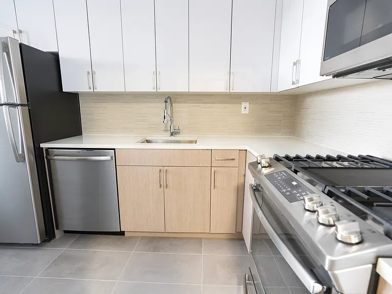 104-60 Queens Blvd #17H — Photo 3
