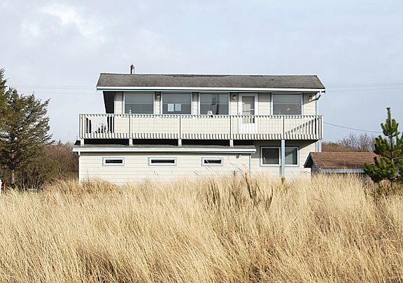 3rd image of 593 Ocean Shores Blvd NW