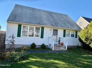 18 James Ln, Troy, NY 12182