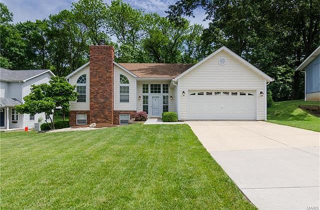 1st image of 836 E Lake Dr