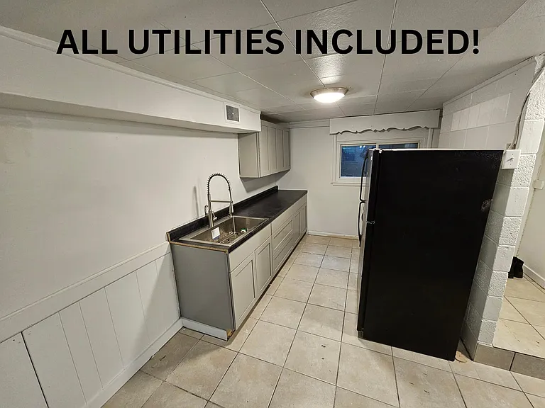 412 Forest St #2 — Photo 1