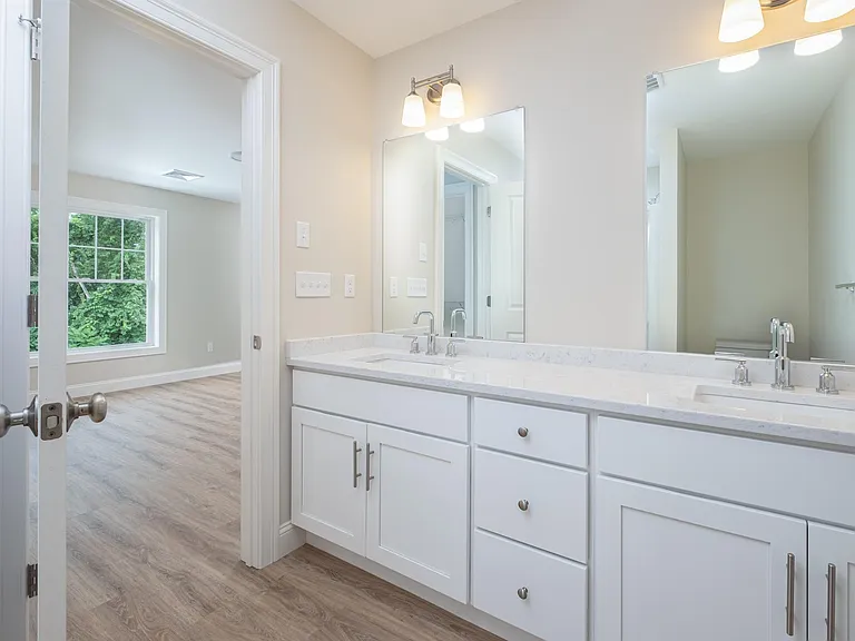 8 Edgewater Cir #8 — Photo 10