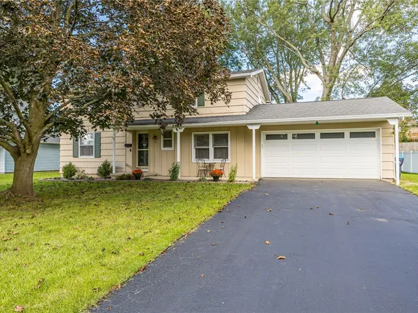 50 Medallion Cir, Rochester, NY 14626