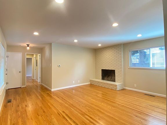 2nd image of 1185 Sanchez Way