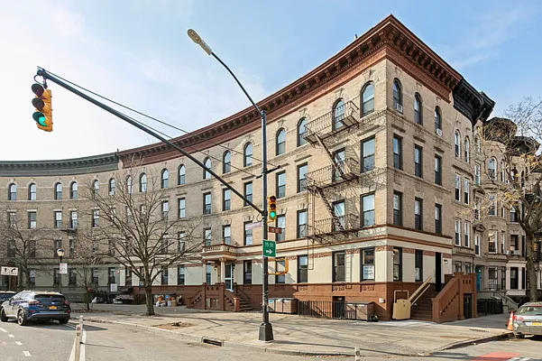 Rented by Brown Harris Stevens | media 32