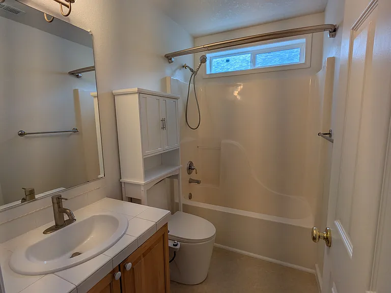 Upstairs Hall Full Bath