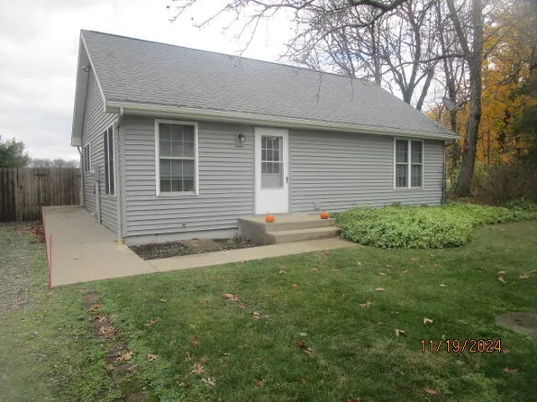 1698 Anderson Rd, Cassopolis, MI 49031