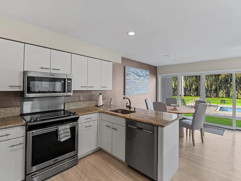 10 Fox Hollow Dr — Photo 19