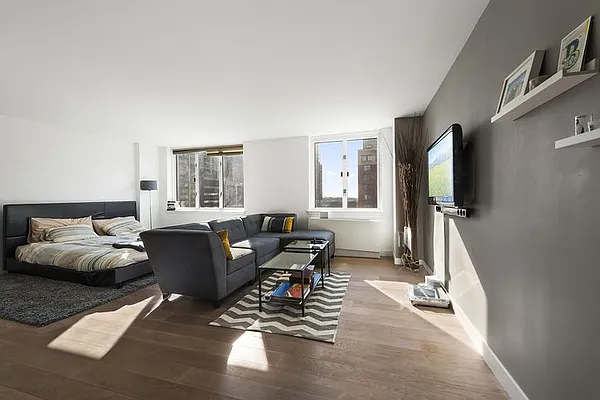 Rented by Compass | media 30