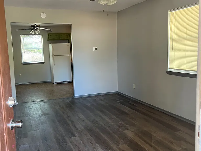 705 Guadalimar St — Photo 3