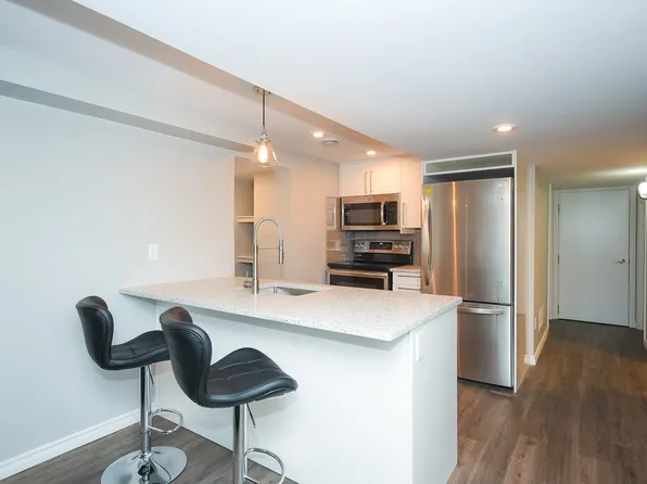 1262 Rustic Dr #2D, Ottawa, ON K2C 2Y1