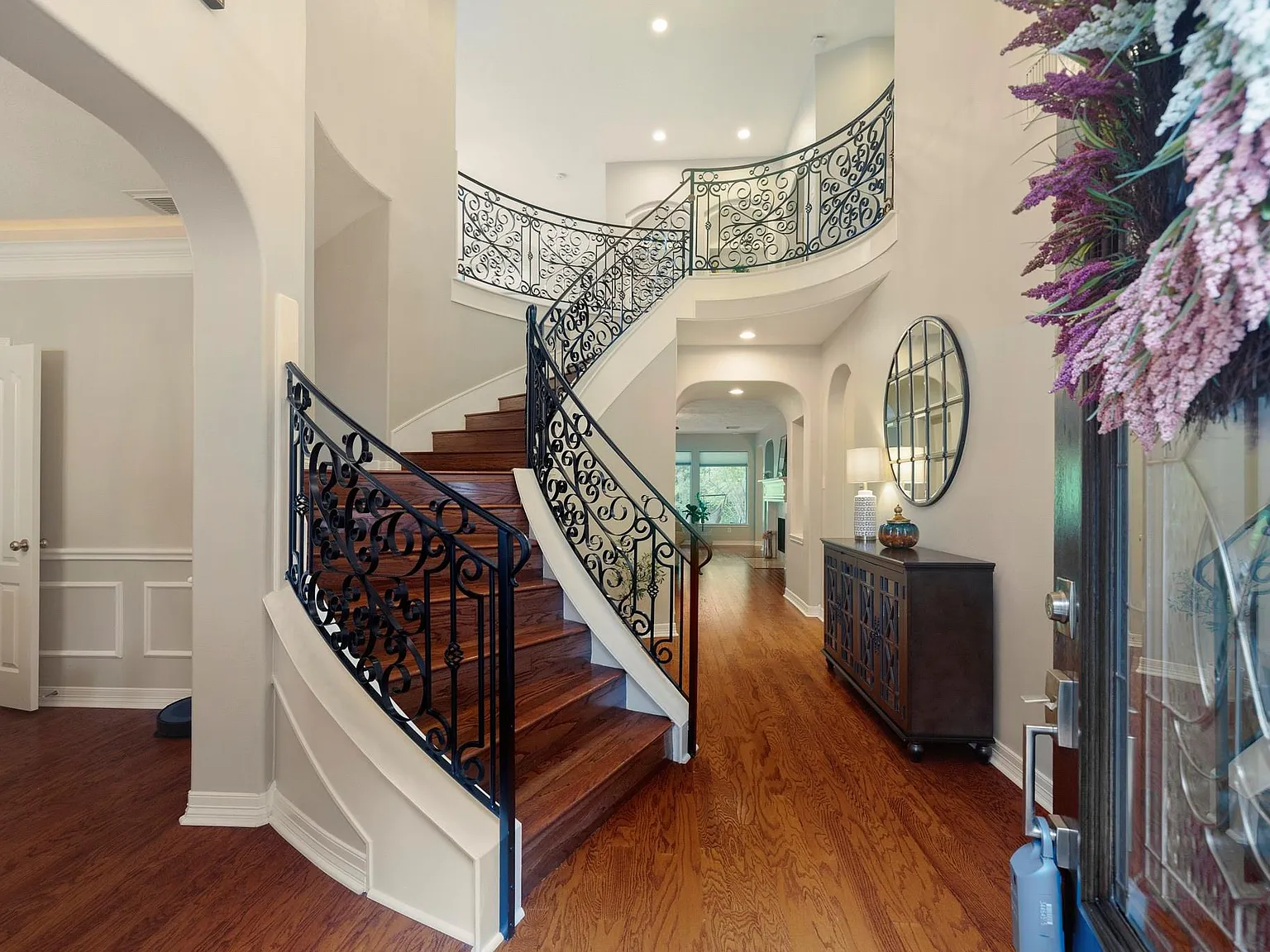 4 bed, 3.5 bath, 4364 sqft, $3,900 — Photo 4