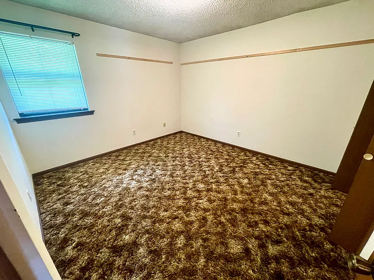 4515 W Millbrook Dr #H — Photo 10