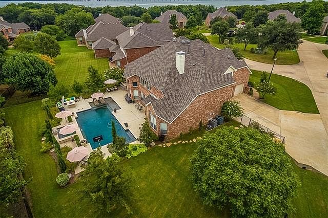 1st image of 601 Comanche Cir