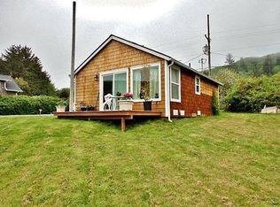 17255 Crissey Rd, Smith River, CA 95567