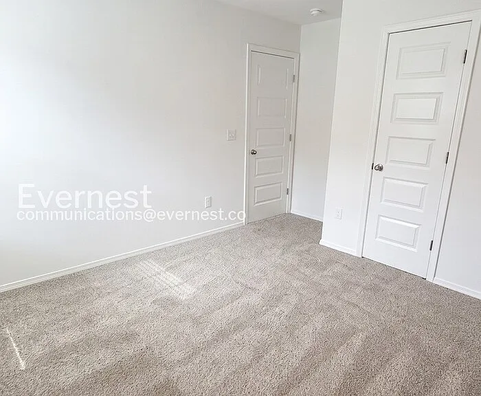 108 E Sunbelt Ct — Photo 11