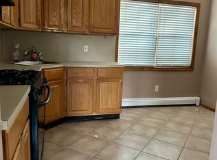 166 Lyon Pl FLOOR 2, Lynbrook, NY 11563