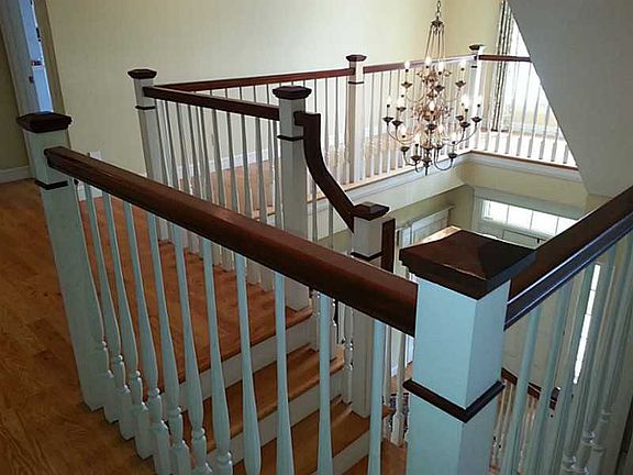 3rd image of 11 Billington Cir