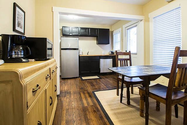 1st image of 3107 W 5th St #3109