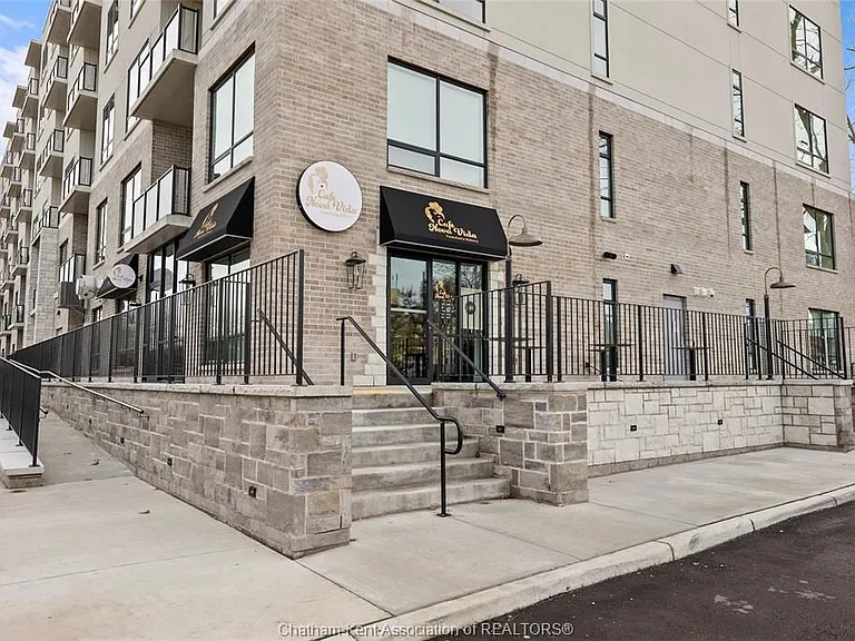364 Grand Ave E #305 — Photo 1