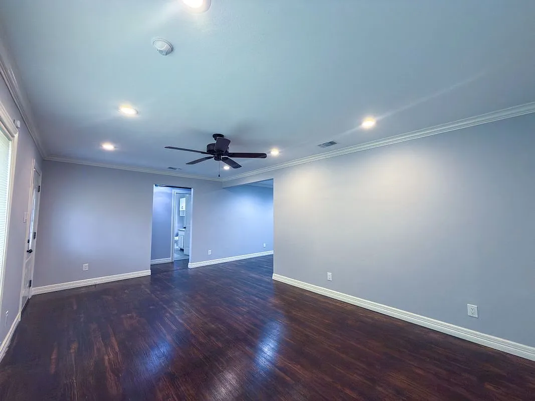 3 bed, 2.0 bath, 1873 sqft, $2,200 — Photo 3