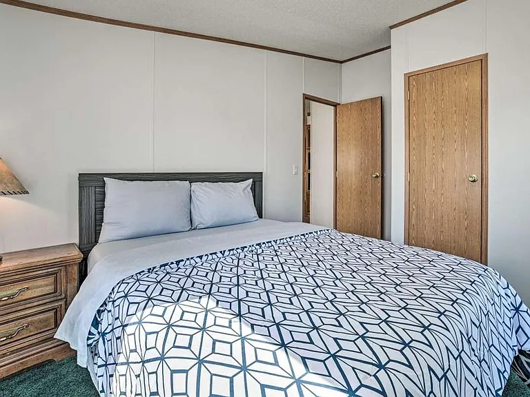 100 Island Dr — Photo 17