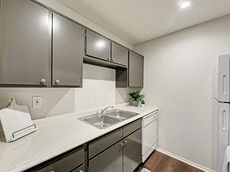Magnolia Court Apartments — Photo 6