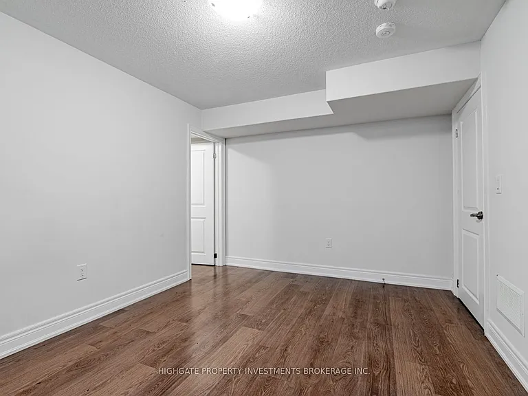1055 Purus Path #BASEMENT — Photo 21