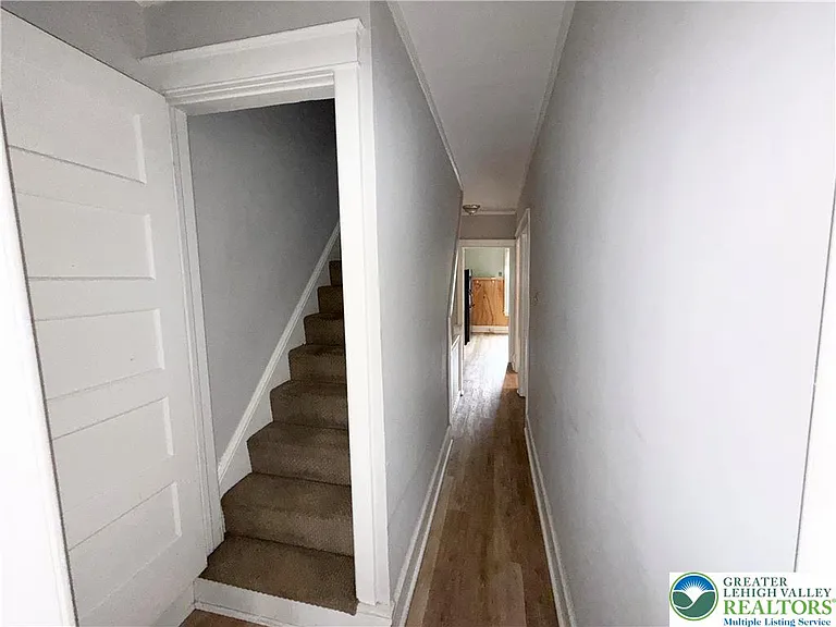 374 8th Ave — Photo 6