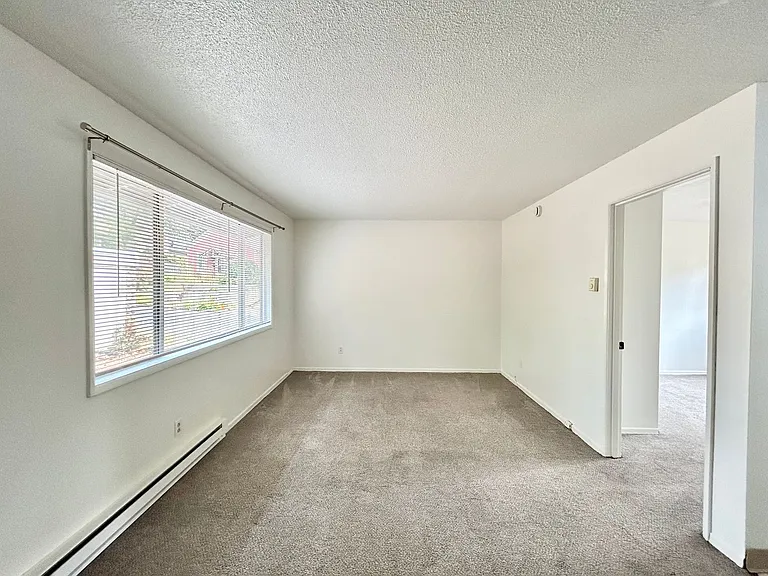 341-347 SE 30th Pl — Photo 9