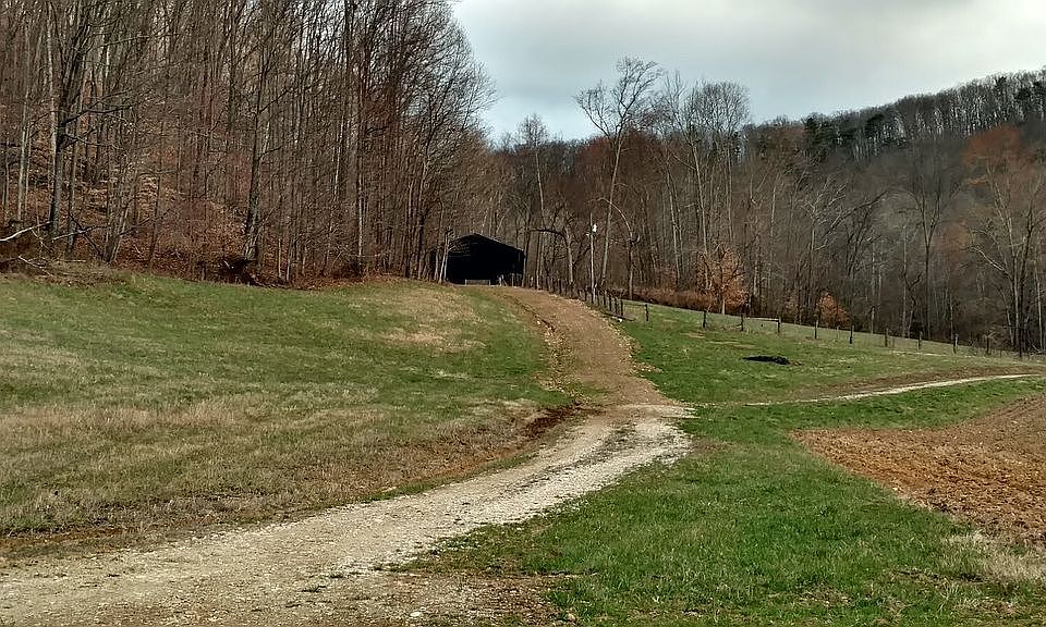 2nd image of 6150 Lower Licking Rd