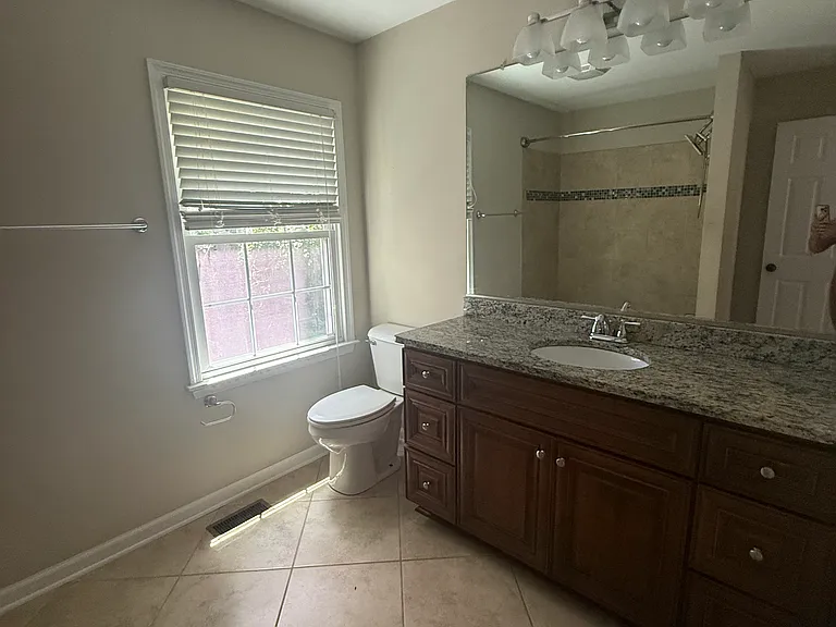 274 Exeter Rd — Photo 11