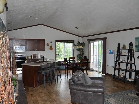 2nd image of W6231 Sherwood Point Ct