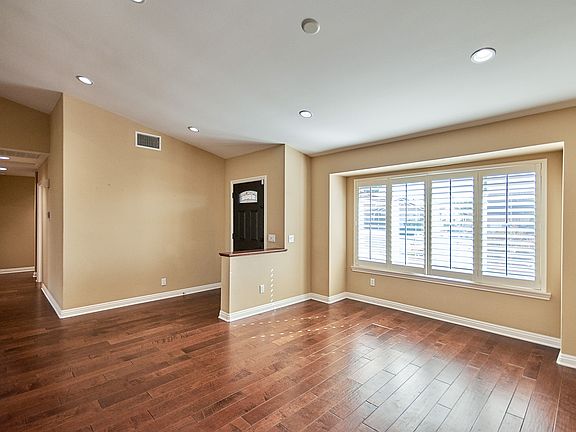 3rd image of 19255 Tuttle Creek Pl