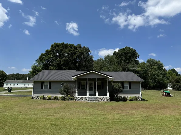 415 Main St, Mc Ewen, TN 37101