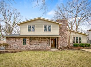 10 N Greenwich Ln, Geneva, IL 60134