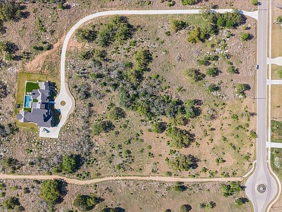 4th image of 48 Park View Dr