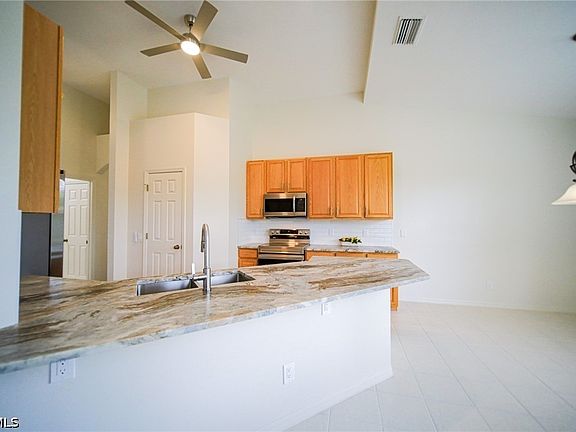 3rd image of 12765 Aston Oaks Dr