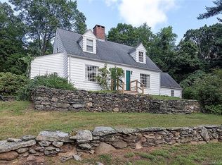 4 Ledge Rd, Woodbridge, CT 06525