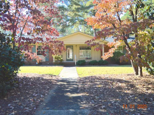 102 E Stevens St, Smithfield, NC 27577