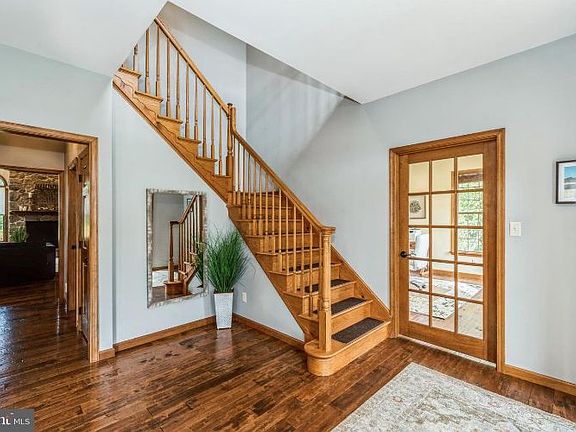 3rd image of 69 Blakiston Ln