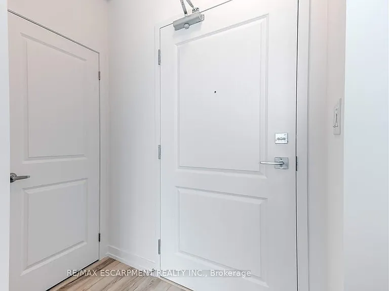 450 Dundas St E #1204 — Photo 9