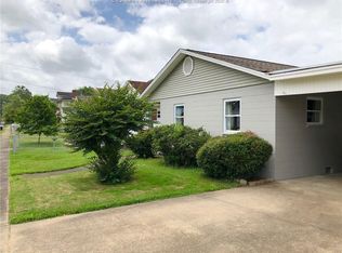 223 18th St, Dunbar, WV 25064