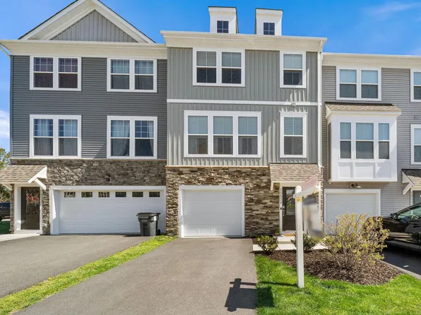 10539 Waterbury Woods Way, Manassas, VA 20112